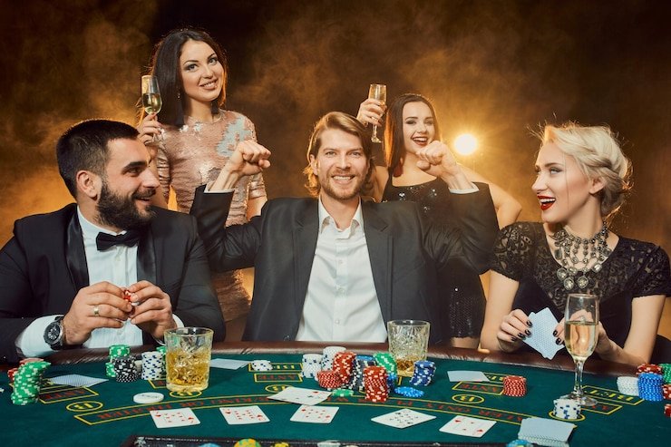 Wild dan scatter — kunci untuk bonus Simbol wild dan scatter di Wolf Gold